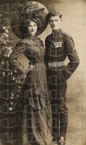 Retrato de una pareja en vestimenta de época, con fondo de flores. | CUADROS DE ATREZZO PARA CINE Y PUBLICIDAD